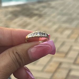 14kt gold & diamond ring